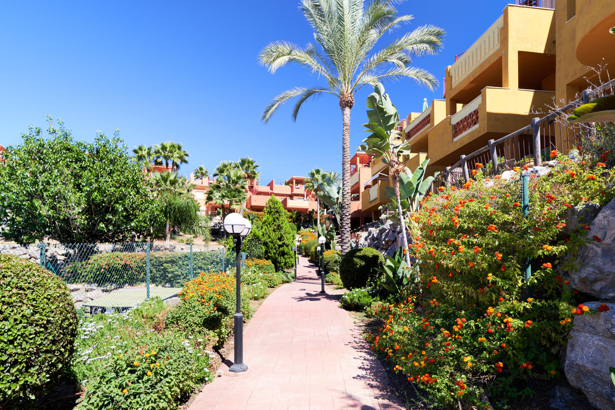 Se vende Apartamento Planta Media de 2 dormitorios en Costa Del Sol, Málaga, España