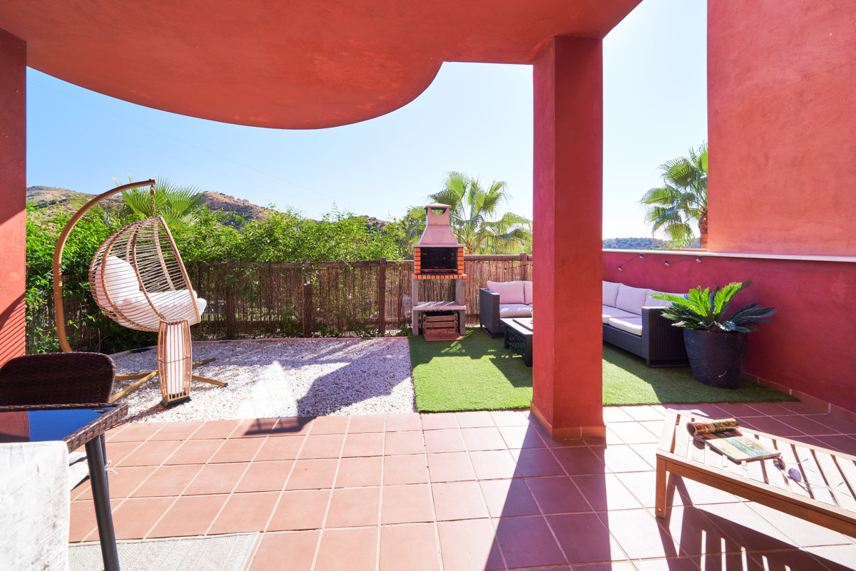 Se vende Apartamento Planta Media de 2 dormitorios en Costa Del Sol, Málaga, España
