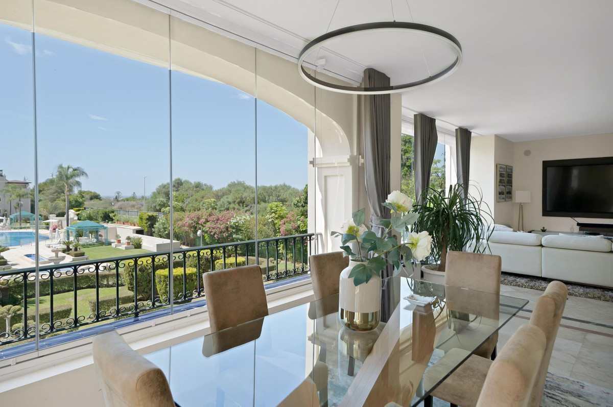 3 Bed Apartment for sale in Marbella Costa Del Sol, Málaga, Spain