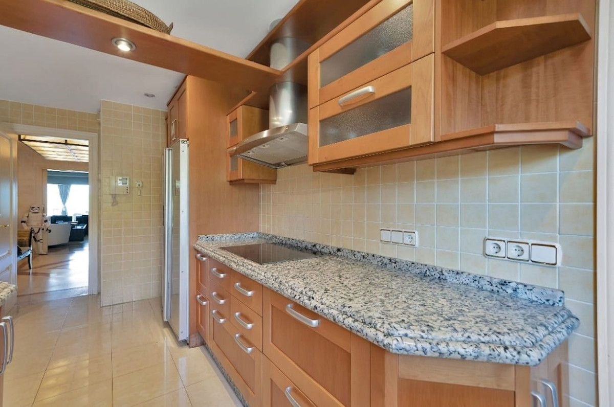 3 Bed Apartment for sale in Marbella Costa Del Sol, Málaga, Spain