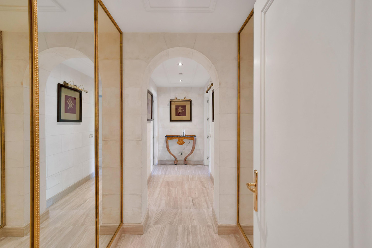 3 Bed Apartment for sale in Marbella Costa Del Sol, Málaga, Spain