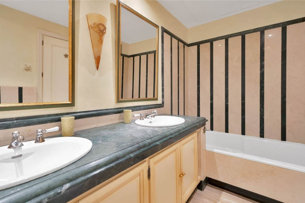 3 Bed Apartment for sale in Marbella Costa Del Sol, Málaga, Spain