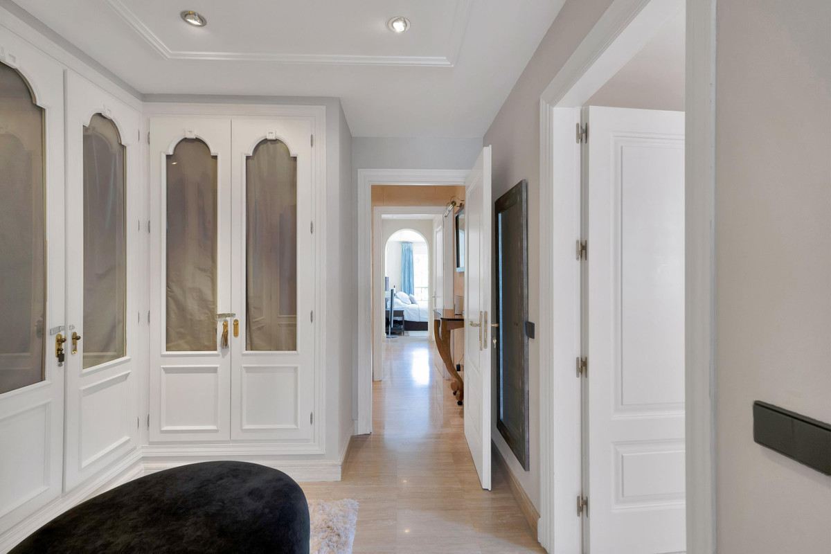 3 Bed Apartment for sale in Marbella Costa Del Sol, Málaga, Spain
