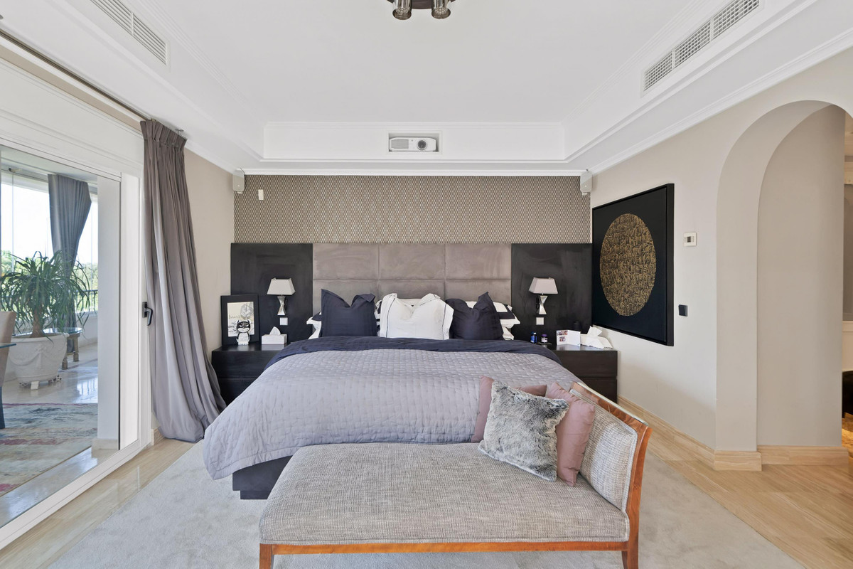 3 Bed Apartment for sale in Marbella Costa Del Sol, Málaga, Spain