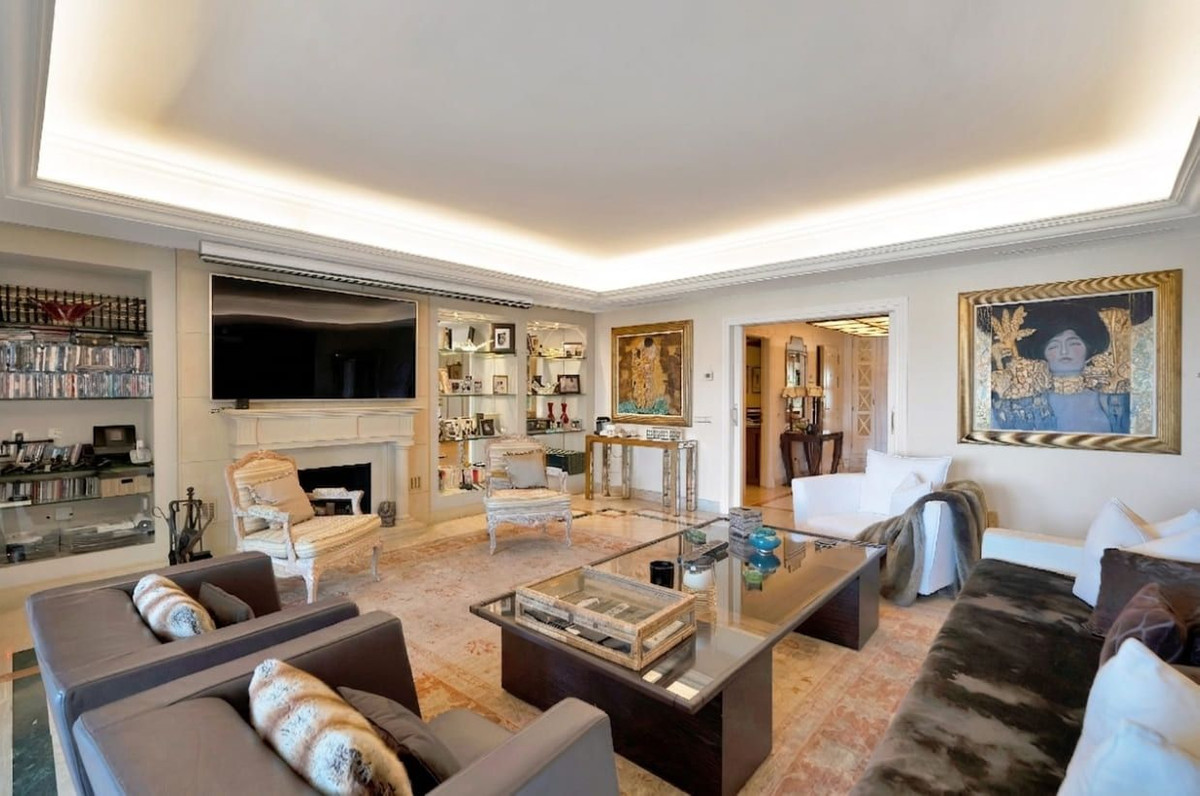 3 Bed Apartment for sale in Marbella Costa Del Sol, Málaga, Spain