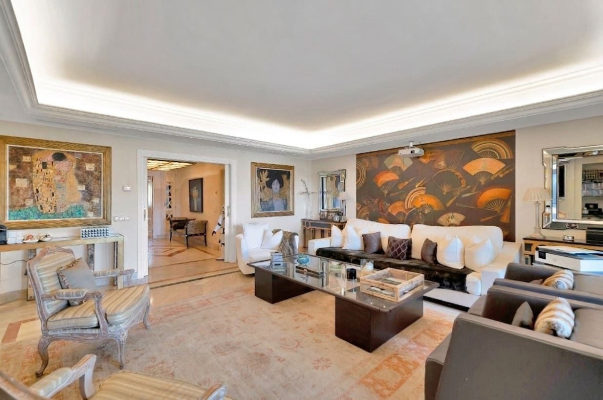 3 Bed Apartment for sale in Marbella Costa Del Sol, Málaga, Spain