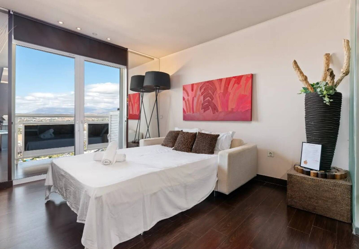 Se vende Apartamento Planta Media de 1 dormitorios en Costa Del Sol, Málaga, España