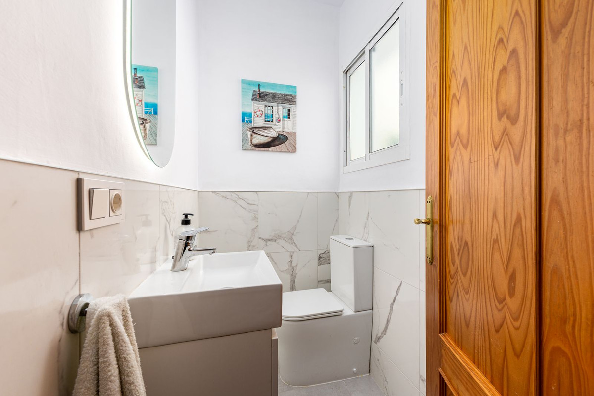 Se vende Adosada de 5 dormitorios en Costa Del Sol, Málaga, España