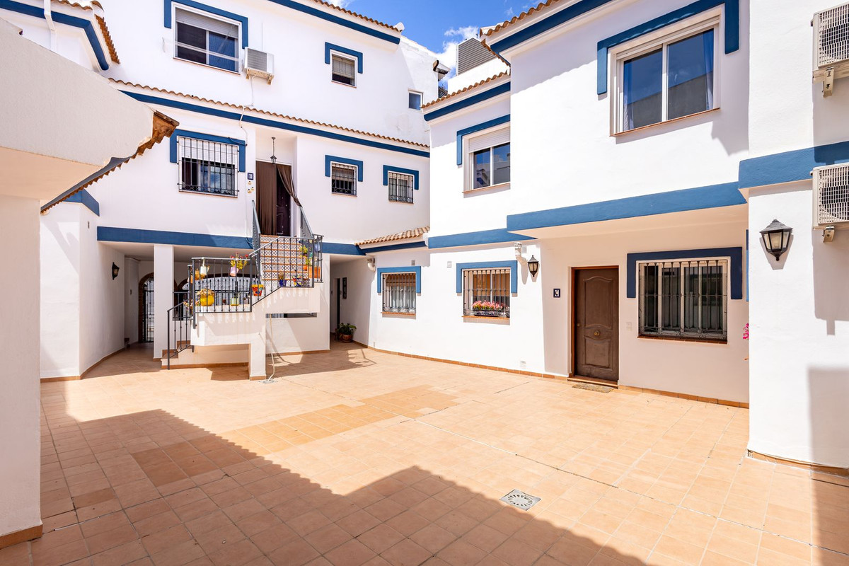 Se vende Adosada de 5 dormitorios en Costa Del Sol, Málaga, España