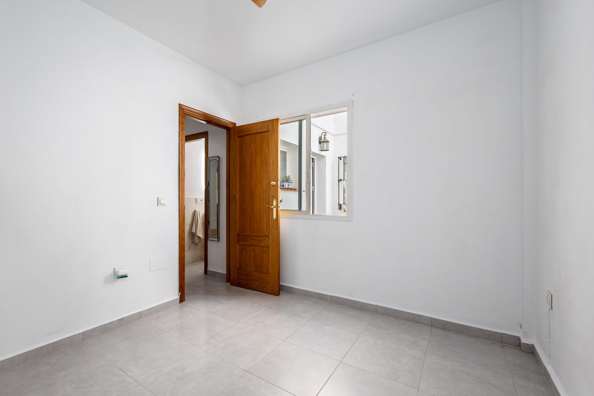 Se vende Adosada de 5 dormitorios en Costa Del Sol, Málaga, España