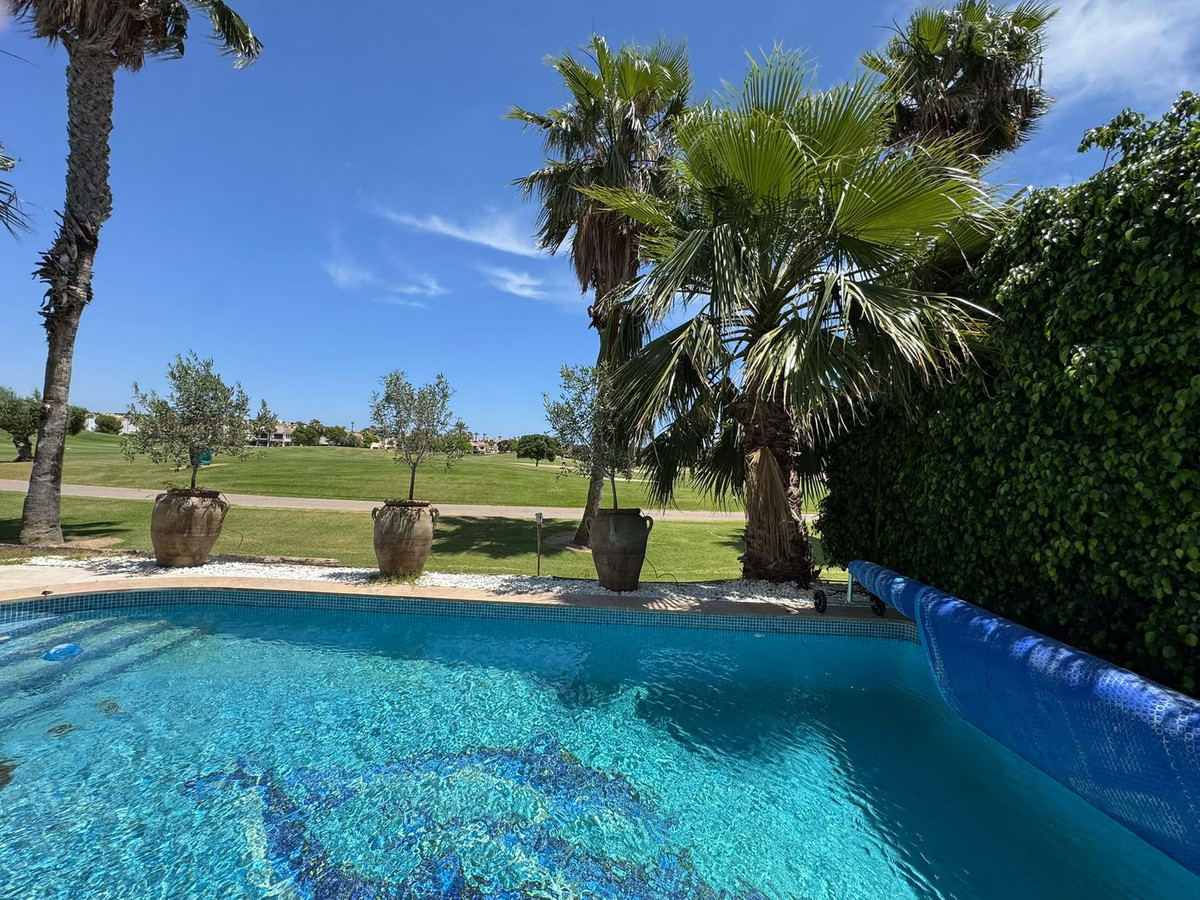 Se vende Villa - Chalet de 4 dormitorios en Costa Calida, Murcia, España