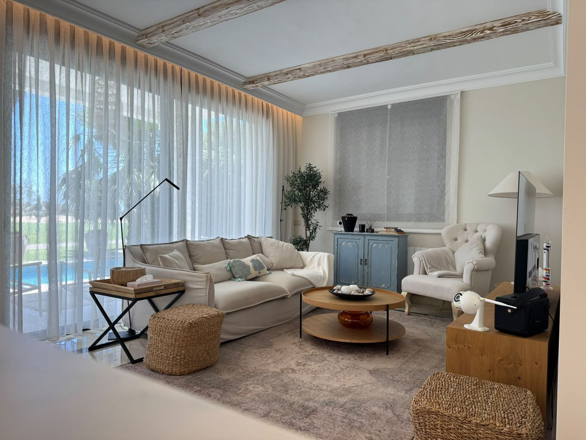 Se vende Villa - Chalet de 4 dormitorios en Costa Calida, Murcia, España