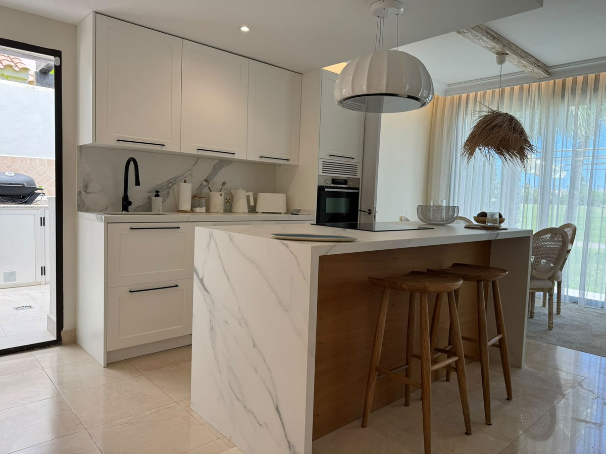 Se vende Villa - Chalet de 4 dormitorios en Costa Calida, Murcia, España