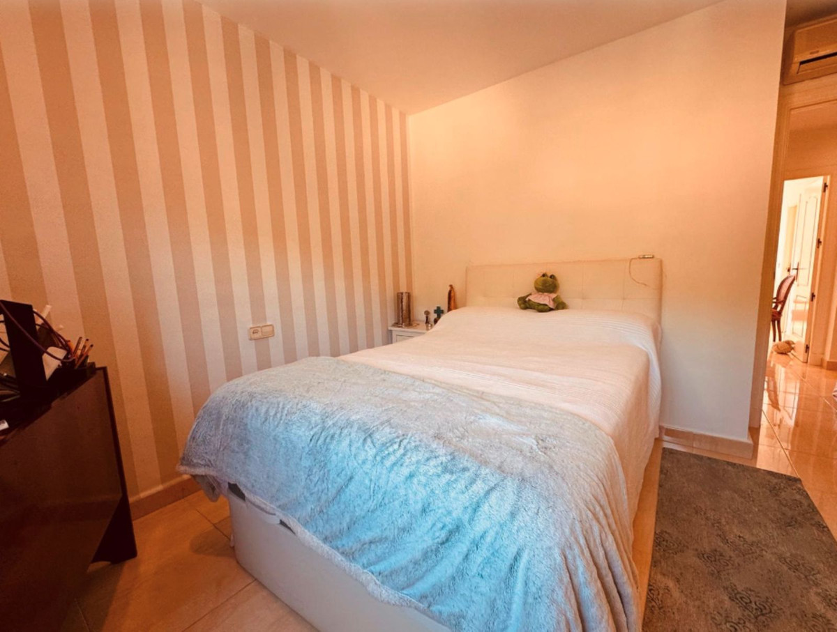 Se vende Apartamento Planta Media de 2 dormitorios en Costa Del Sol, Málaga, España
