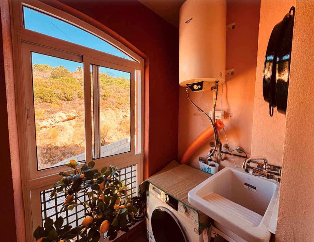Se vende Apartamento Planta Media de 2 dormitorios en Costa Del Sol, Málaga, España