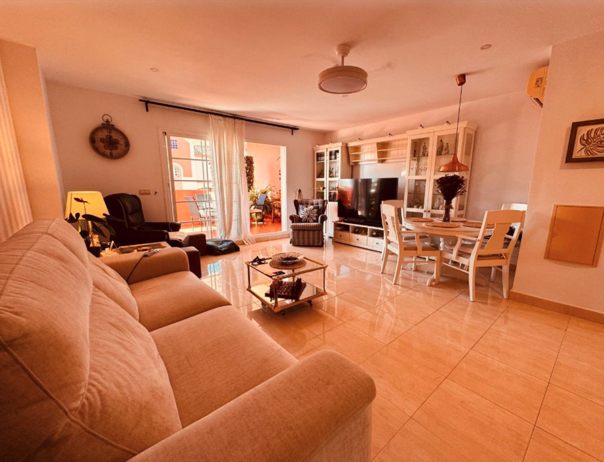 Se vende Apartamento Planta Media de 2 dormitorios en Costa Del Sol, Málaga, España