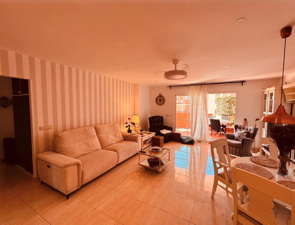 Se vende Apartamento Planta Media de 2 dormitorios en Costa Del Sol, Málaga, España