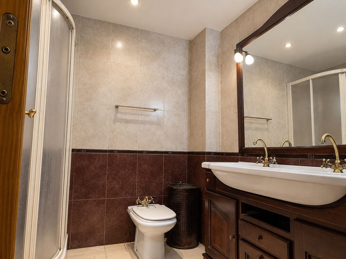 Se vende Apartamento Planta Media de 3 dormitorios en Costa Del Sol, Málaga, España