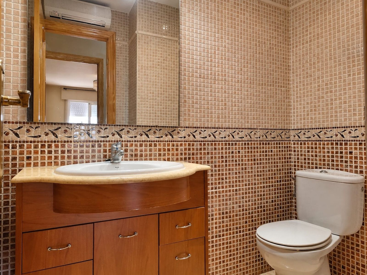 Se vende Apartamento Planta Media de 3 dormitorios en Costa Del Sol, Málaga, España