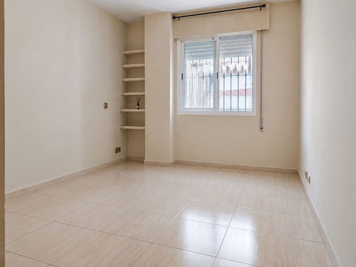 Se vende Apartamento Planta Media de 3 dormitorios en Costa Del Sol, Málaga, España