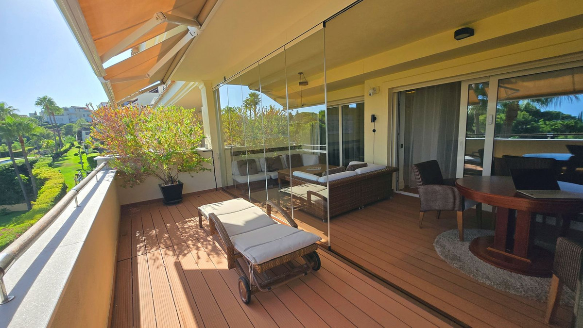 2 Bed Apartment for sale in Sierra Blanca Costa Del Sol, Málaga, Spain