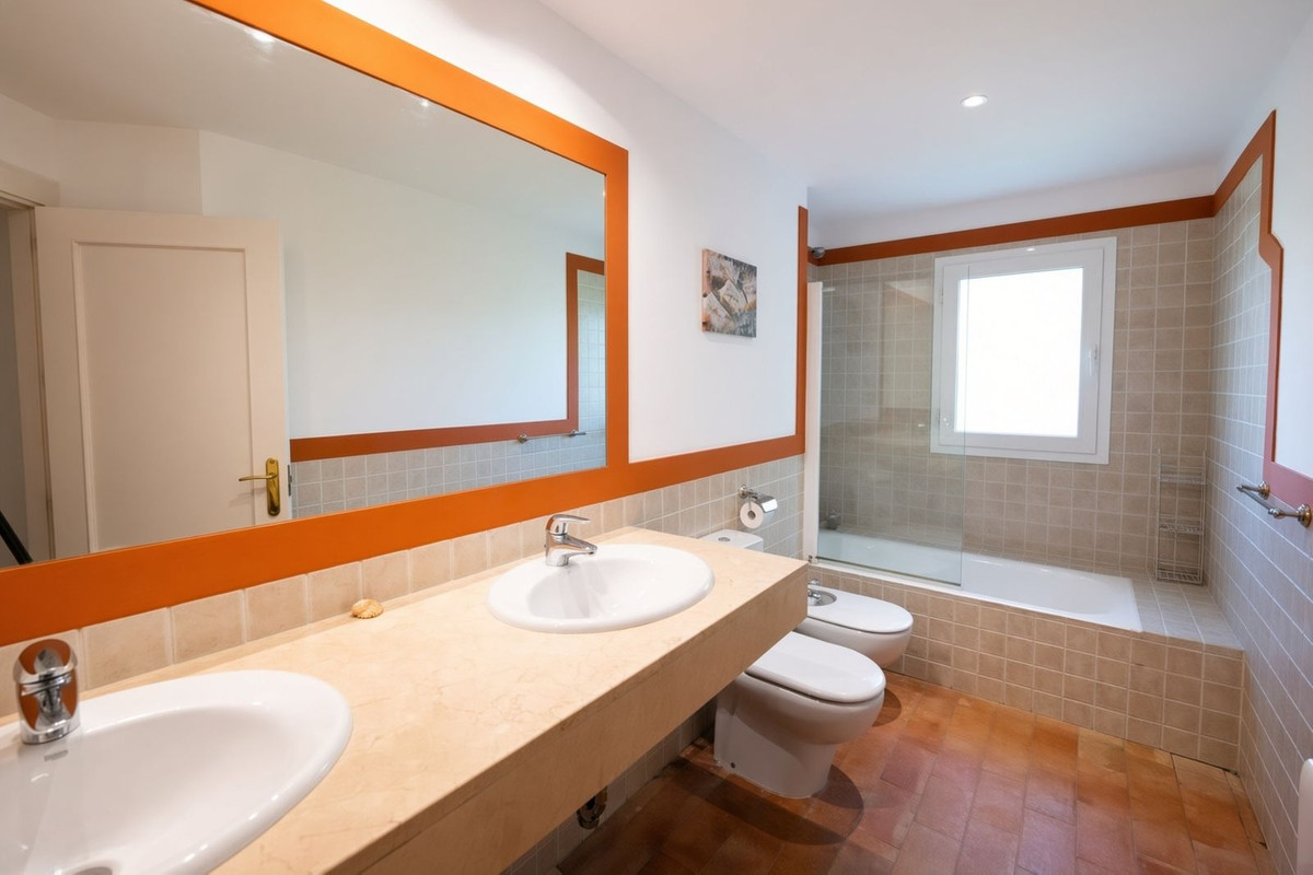 5 Bed Townhouse for sale in Sotogrande Costa Costa Del Sol, Cádiz, Spain