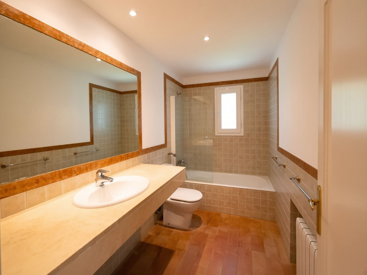 5 Bed Townhouse for sale in Sotogrande Costa Costa Del Sol, Cádiz, Spain