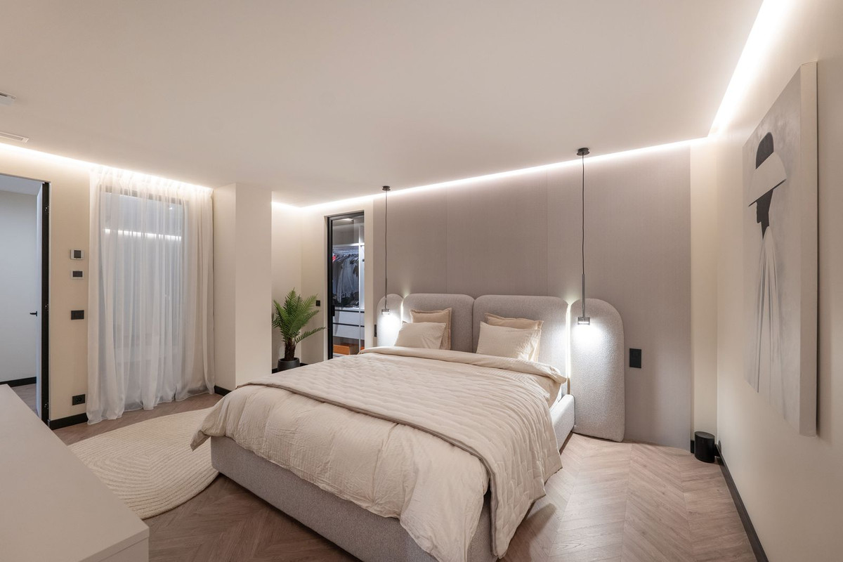 4 Bed Apartment for sale in Benahavís Costa Del Sol, Málaga, Spain