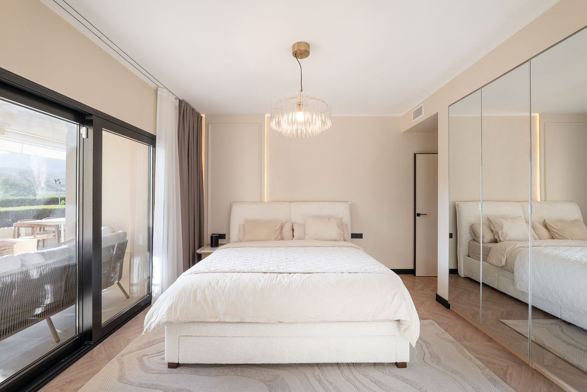 4 Bed Apartment for sale in Benahavís Costa Del Sol, Málaga, Spain
