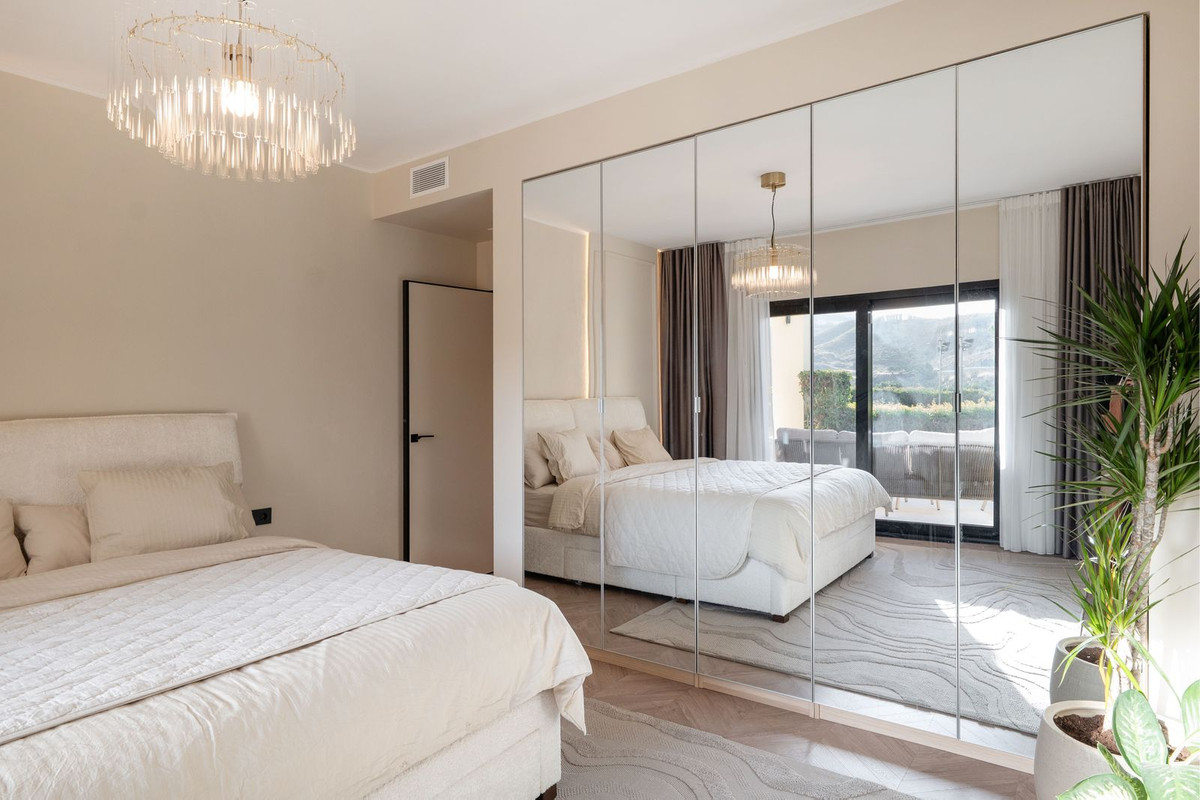 4 Bed Apartment for sale in Benahavís Costa Del Sol, Málaga, Spain