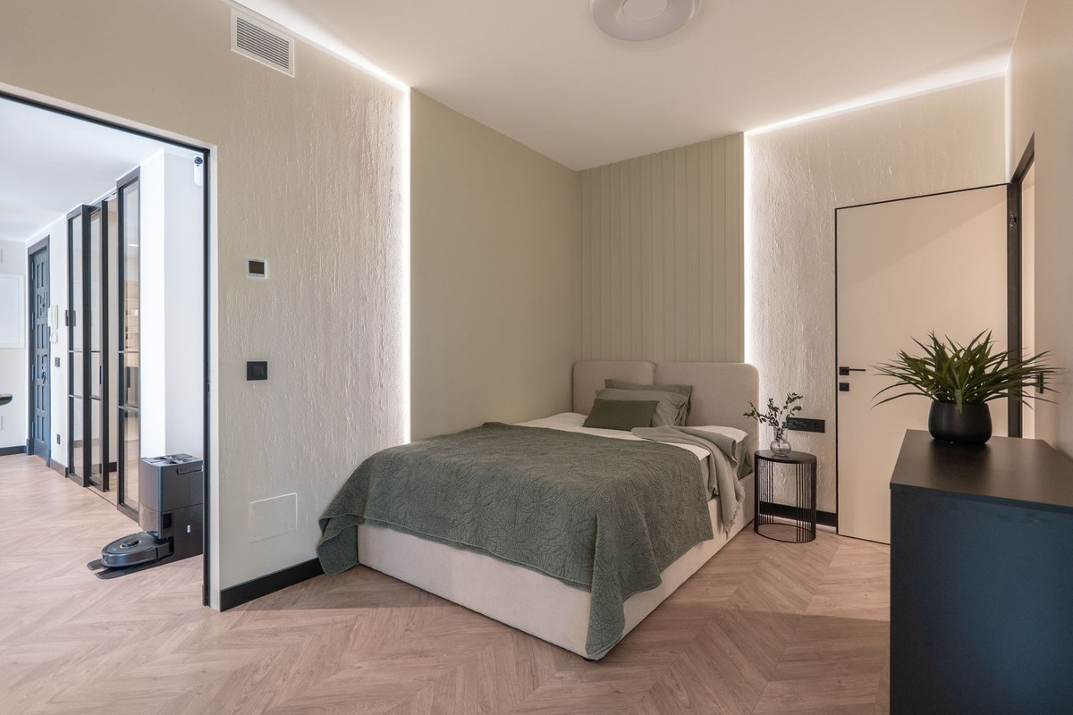 4 Bed Apartment for sale in Benahavís Costa Del Sol, Málaga, Spain