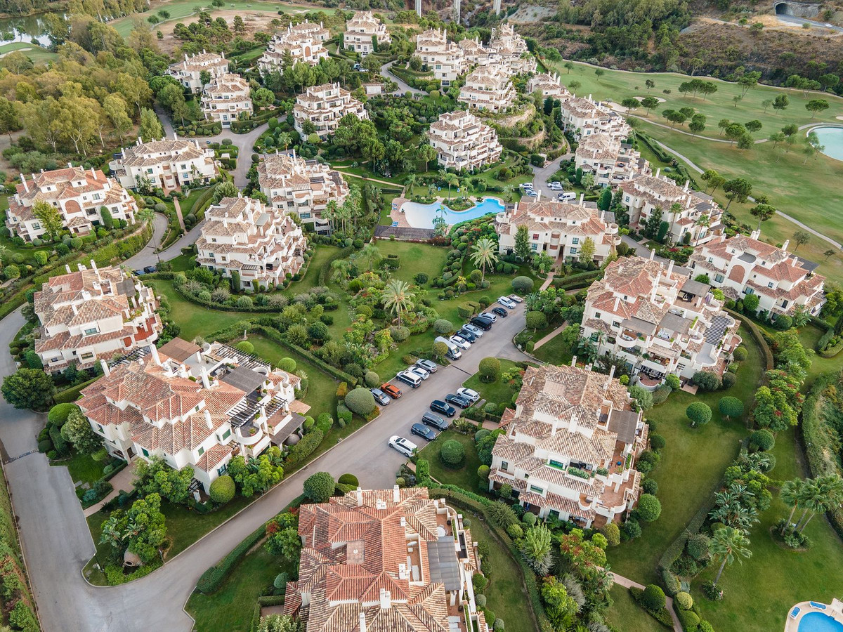 4 Bed Apartment for sale in Benahavís Costa Del Sol, Málaga, Spain