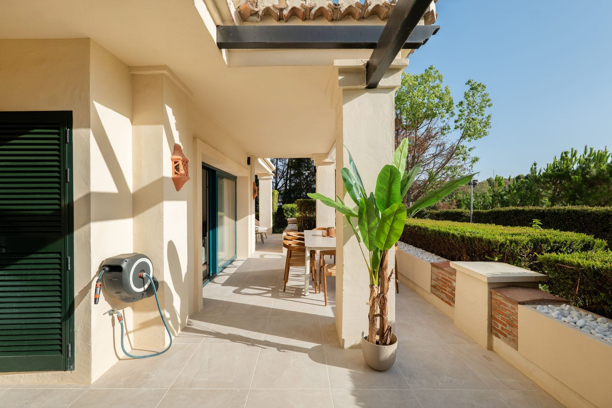 4 Bed Apartment for sale in Benahavís Costa Del Sol, Málaga, Spain