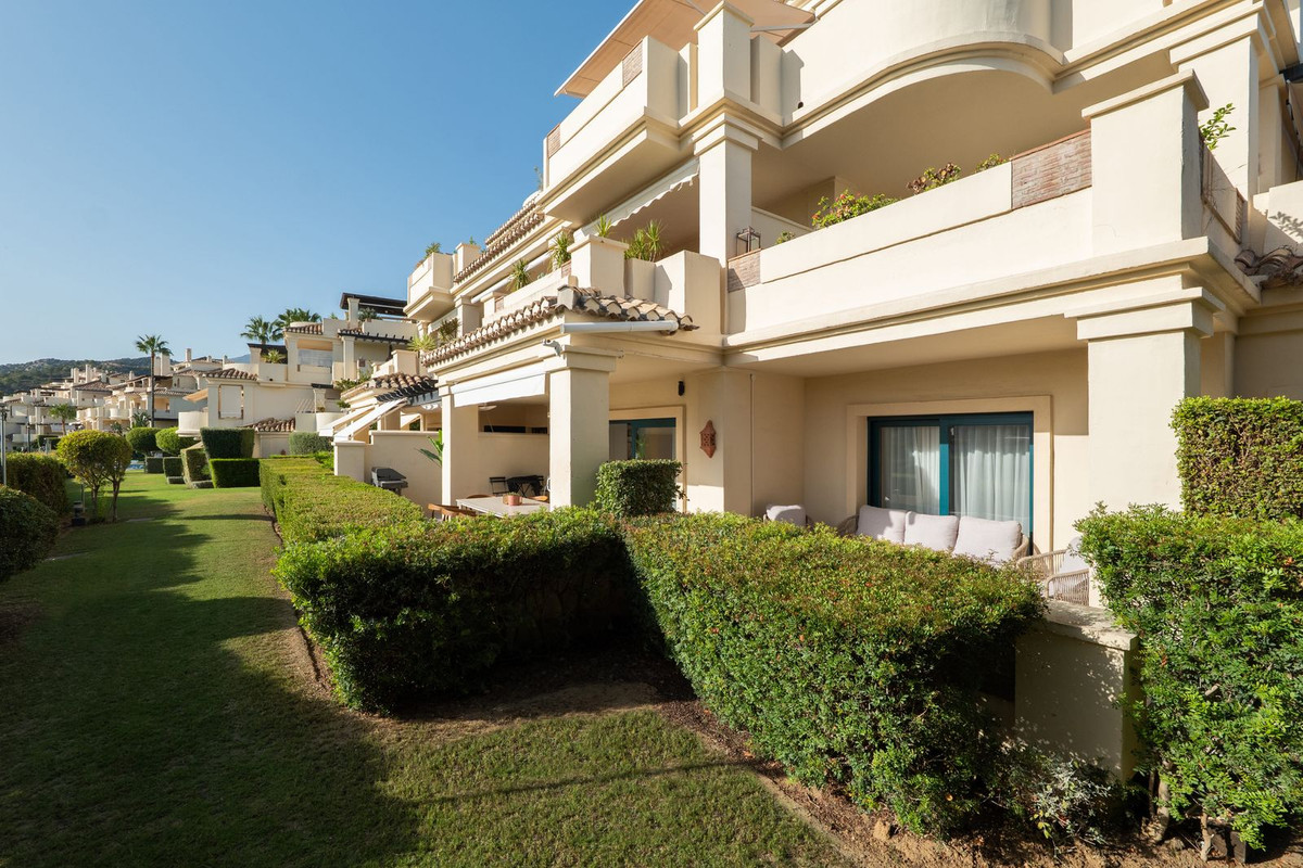 4 Bed Apartment for sale in Benahavís Costa Del Sol, Málaga, Spain