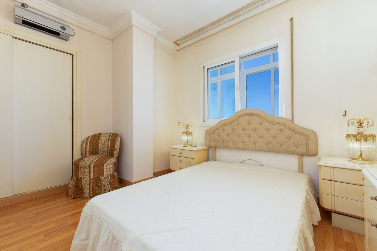 Se vende Apartamento en Planta Última de 2 dormitorios en Costa Del Sol, Málaga, España
