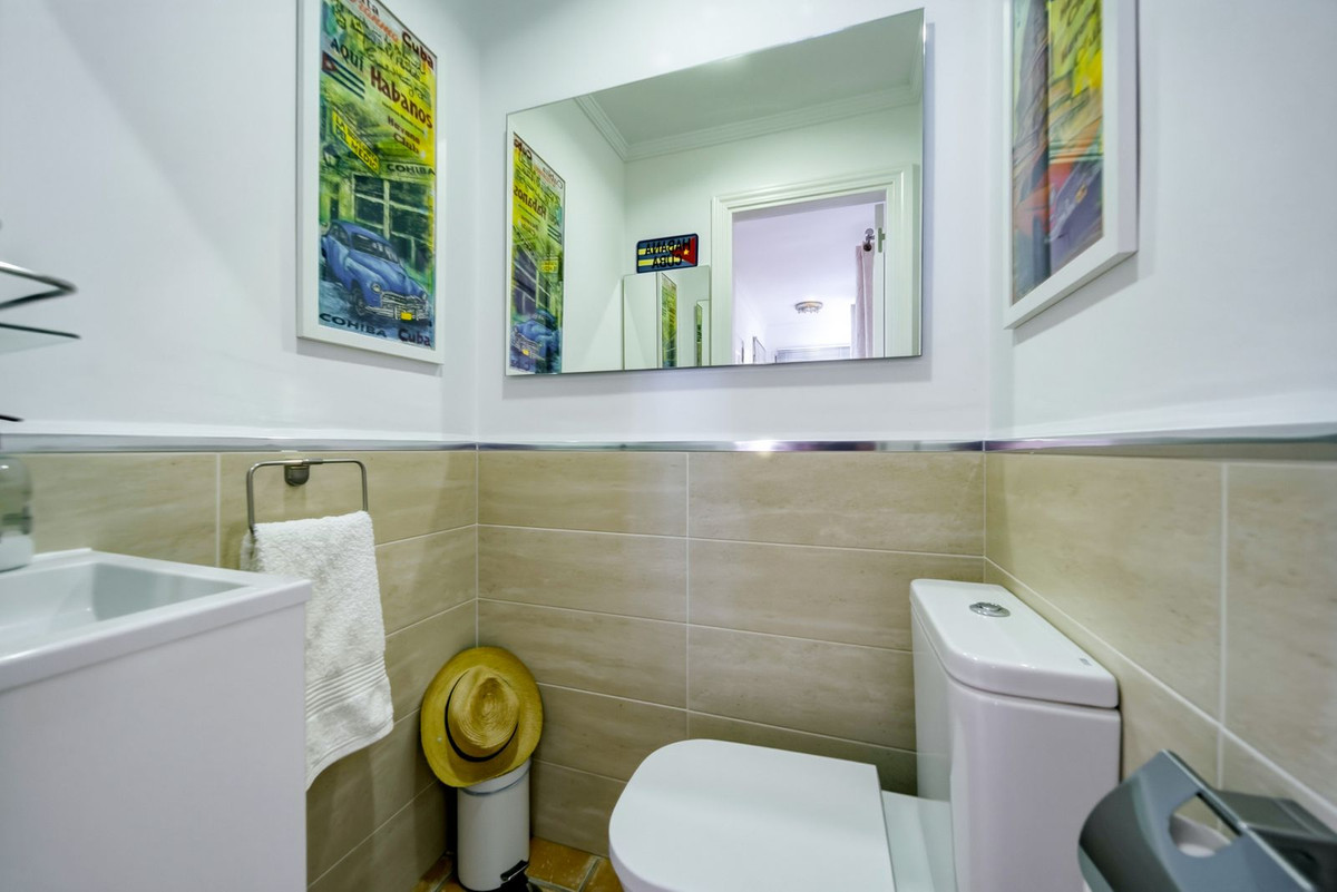 Se vende Villa - Chalet de 5 dormitorios en Costa Del Sol, Málaga, España