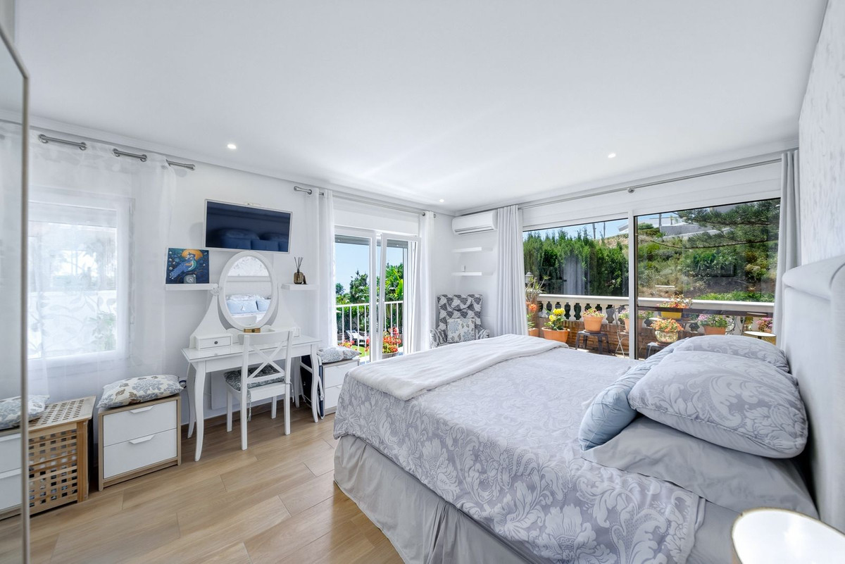 Se vende Villa - Chalet de 5 dormitorios en Costa Del Sol, Málaga, España