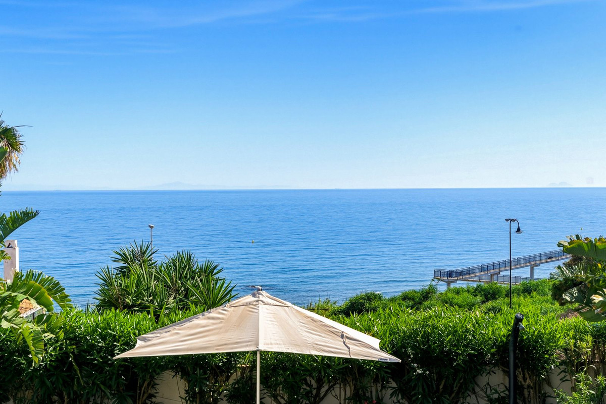 Se vende Villa - Chalet de 5 dormitorios en Costa Del Sol, Málaga, España