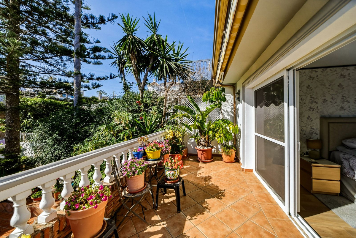 Se vende Villa - Chalet de 5 dormitorios en Costa Del Sol, Málaga, España