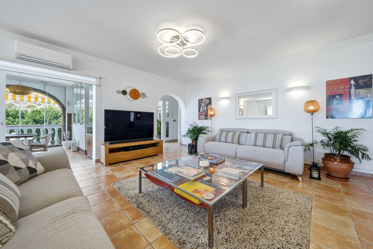 Se vende Villa - Chalet de 5 dormitorios en Costa Del Sol, Málaga, España