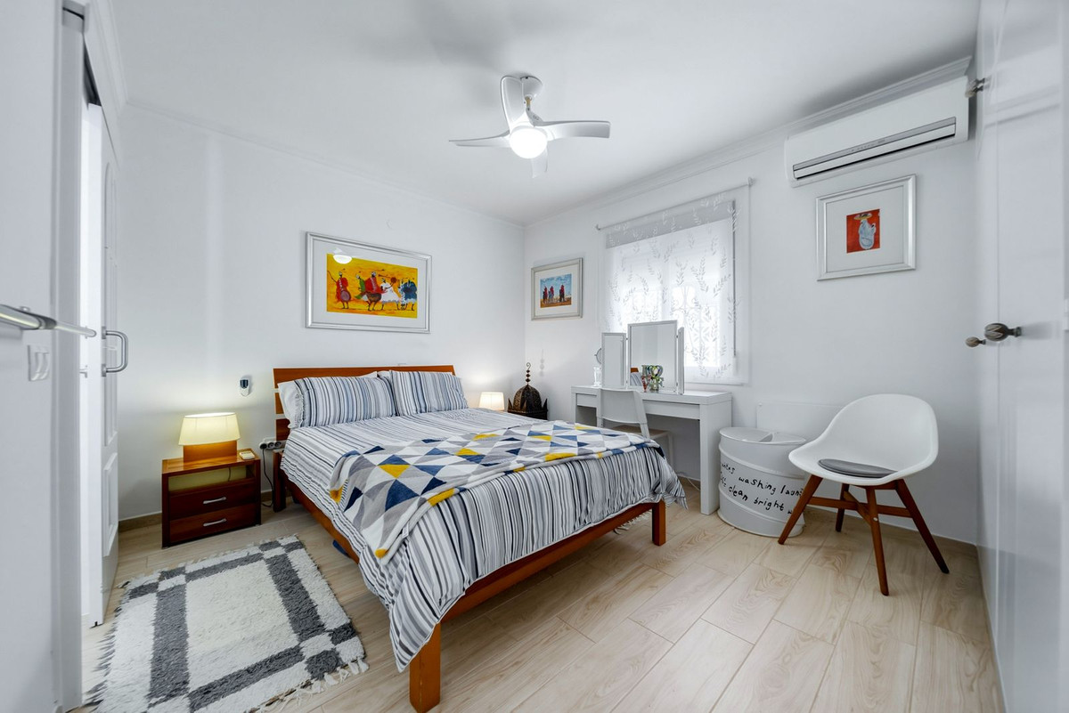 Se vende Villa - Chalet de 5 dormitorios en Costa Del Sol, Málaga, España