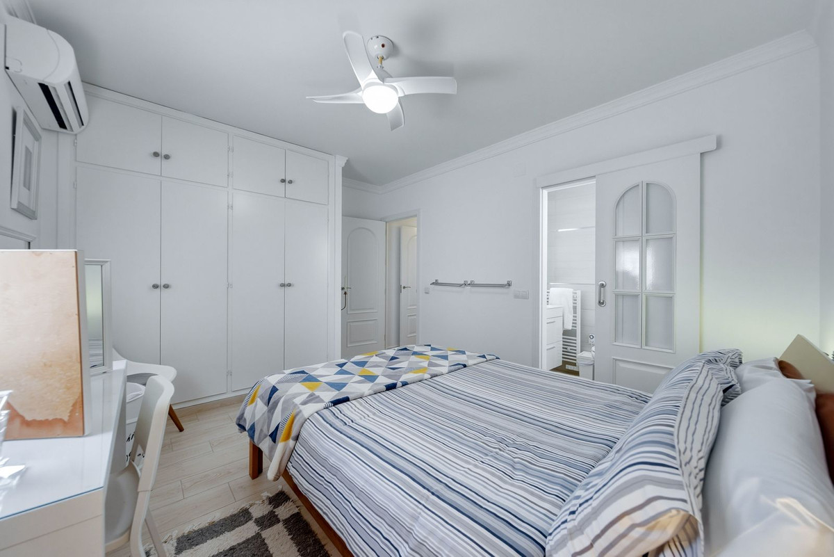 Se vende Villa - Chalet de 5 dormitorios en Costa Del Sol, Málaga, España