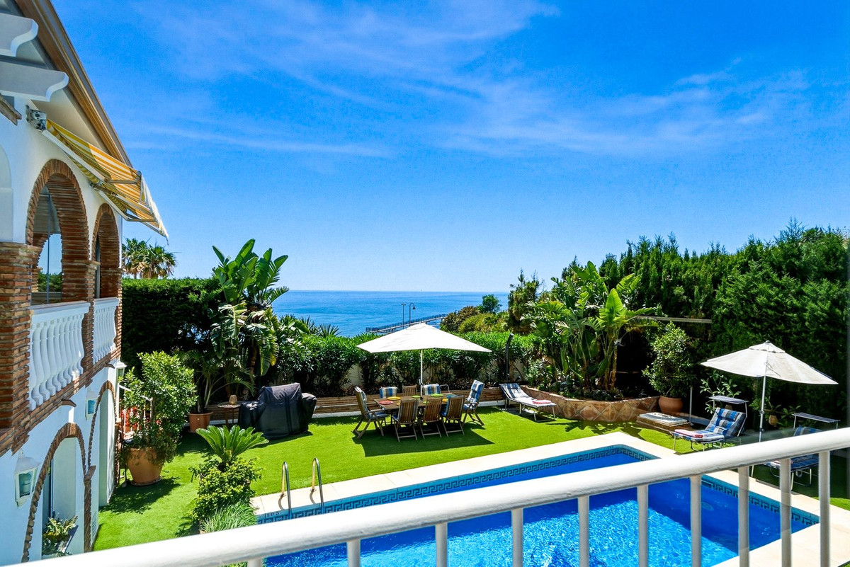 Se vende Villa - Chalet de 5 dormitorios en Costa Del Sol, Málaga, España