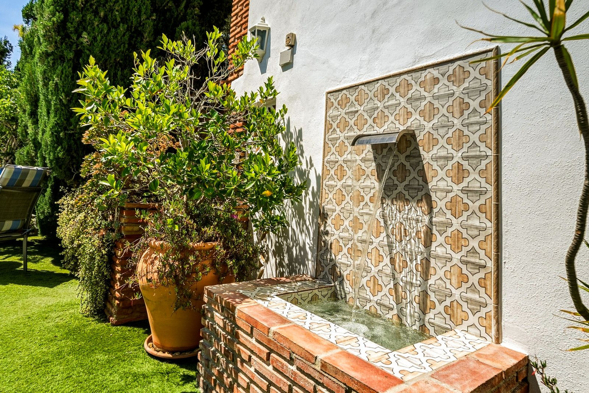 Se vende Villa - Chalet de 5 dormitorios en Costa Del Sol, Málaga, España