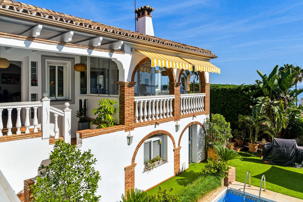 Se vende Villa - Chalet de 5 dormitorios en Costa Del Sol, Málaga, España
