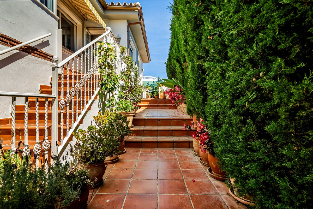 Se vende Villa - Chalet de 5 dormitorios en Costa Del Sol, Málaga, España