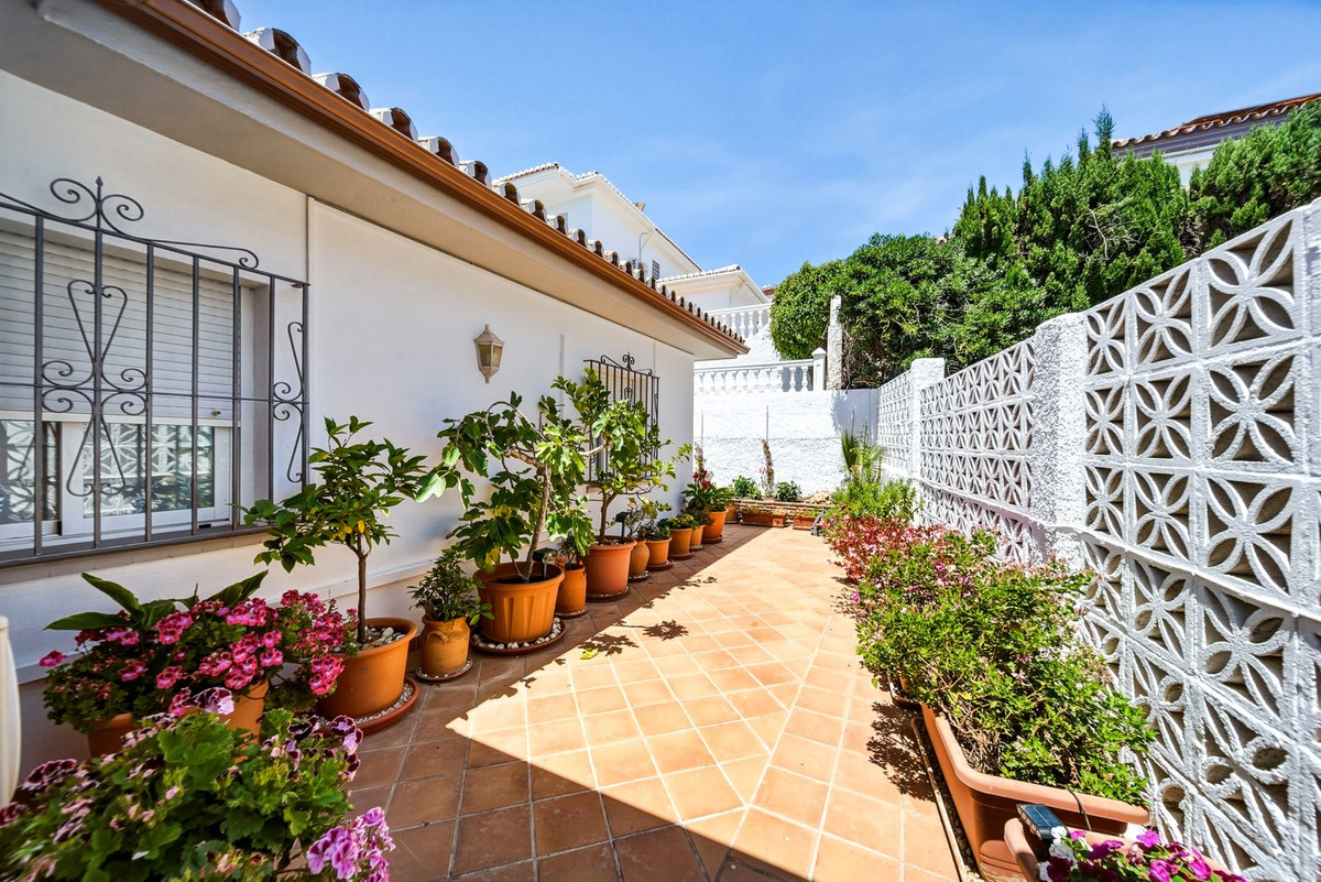 Se vende Villa - Chalet de 5 dormitorios en Costa Del Sol, Málaga, España
