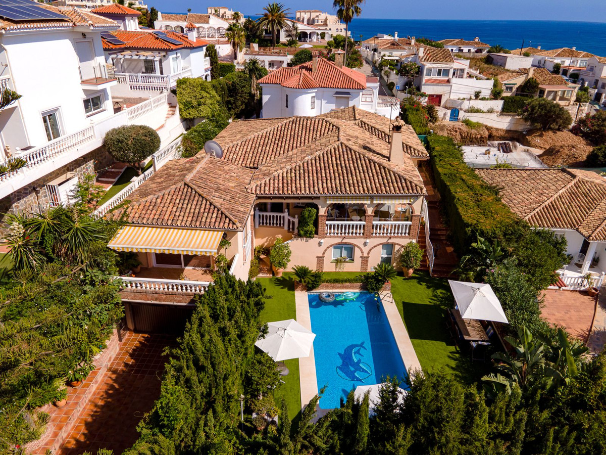 Se vende Villa - Chalet de 5 dormitorios en Costa Del Sol, Málaga, España