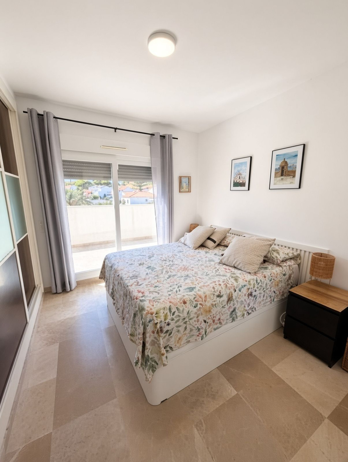 Se vende Apartamento Planta Media de 1 dormitorios en Costa Del Sol, Cadiz, España