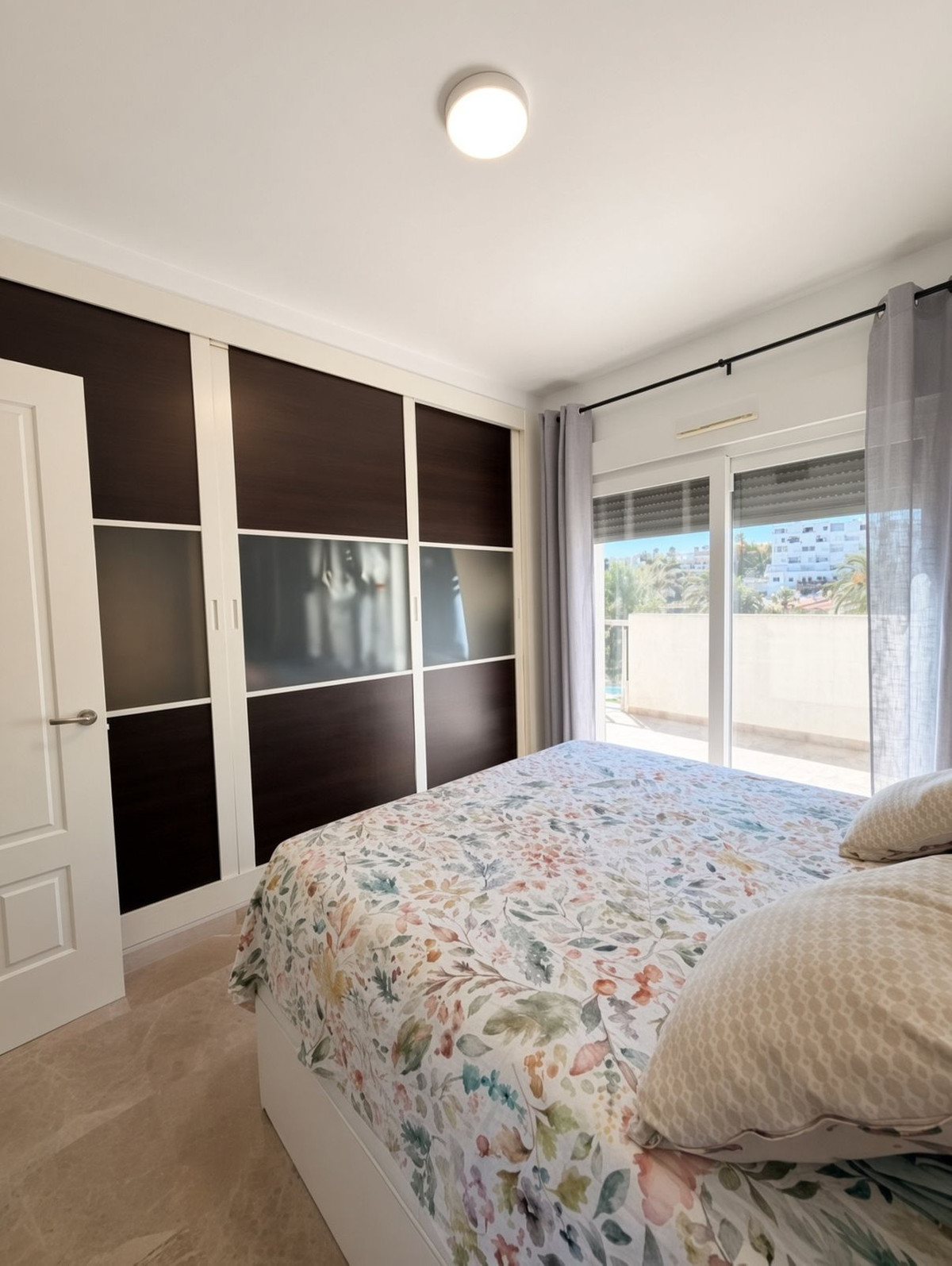 Se vende Apartamento Planta Media de 1 dormitorios en Costa Del Sol, Cadiz, España
